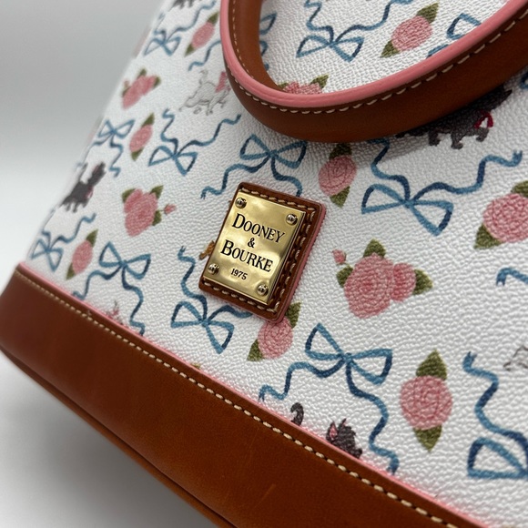 Disney Parks Aristocats Ann Shen Dooney & Bourke Satchel Bag Marie Berlioz (NWT) - Picture 11 of 13